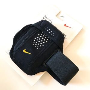 nike running accessories